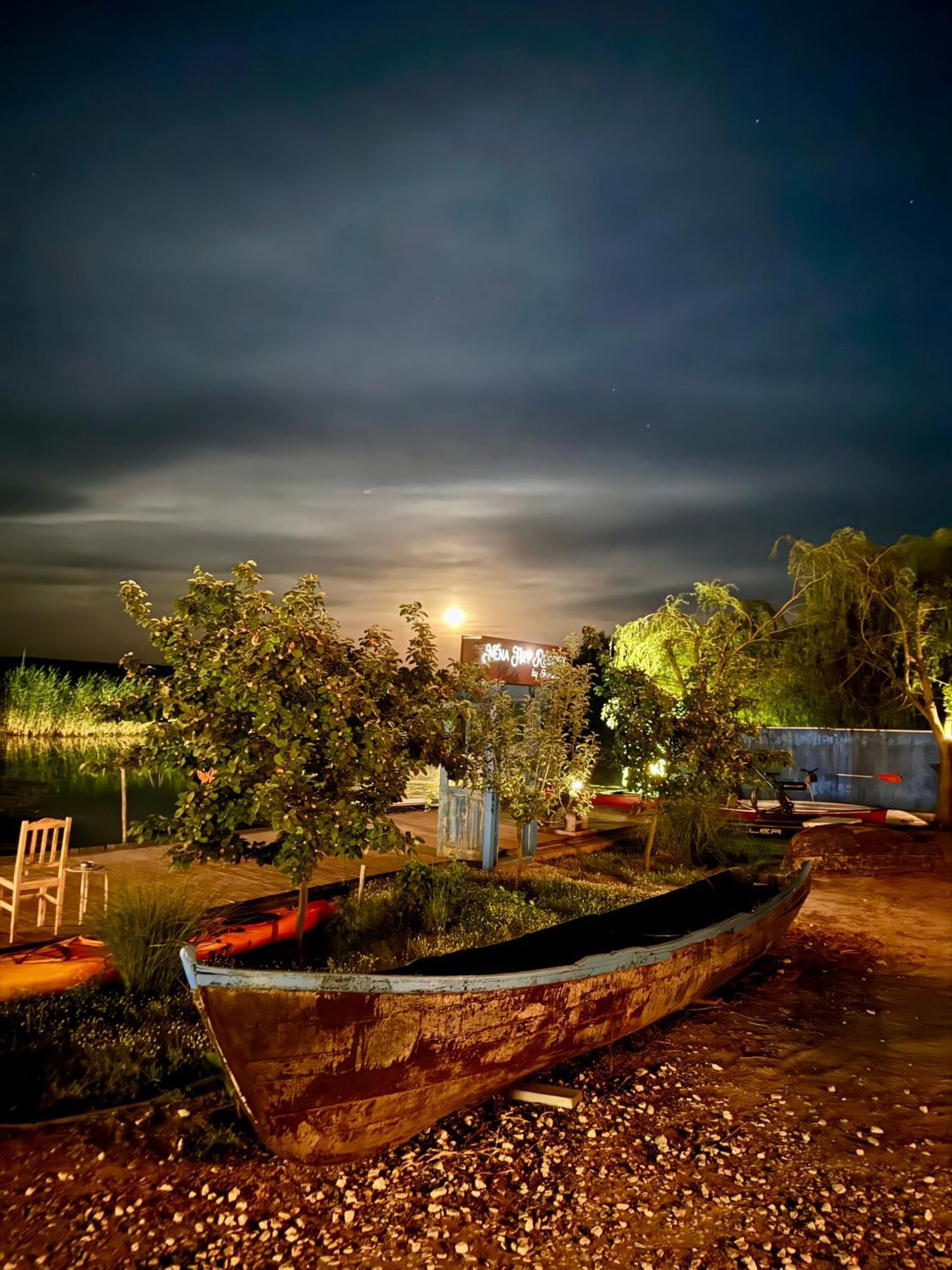 Nena Art Resort Дунавэцу-де-Жос Экстерьер фото